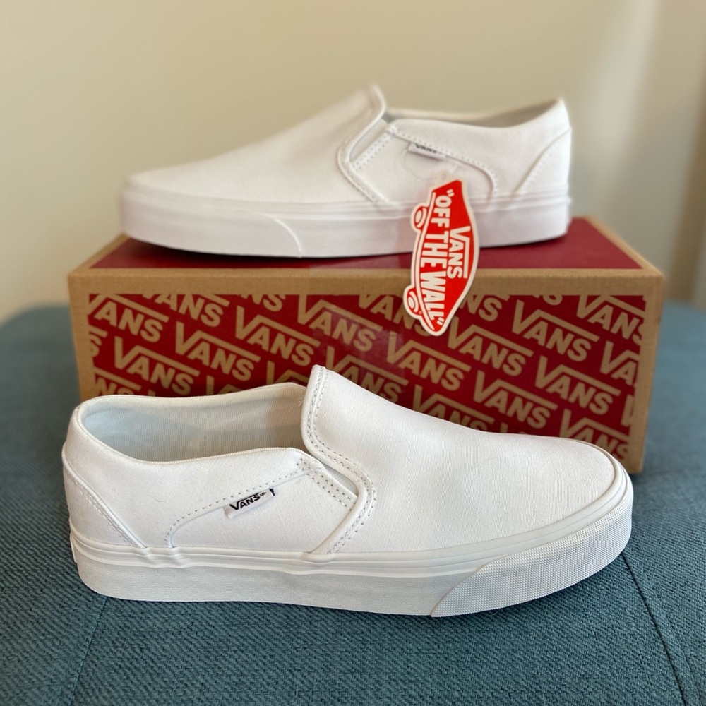 Vans Asher Women’s slip-on sneaker white New 8.5